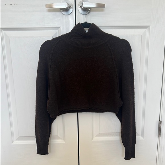 Urban Outfitters Cropped Sweater - Picture 1 of 5